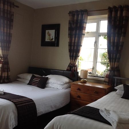 The Hollies Guest House ソリフル エクステリア 写真