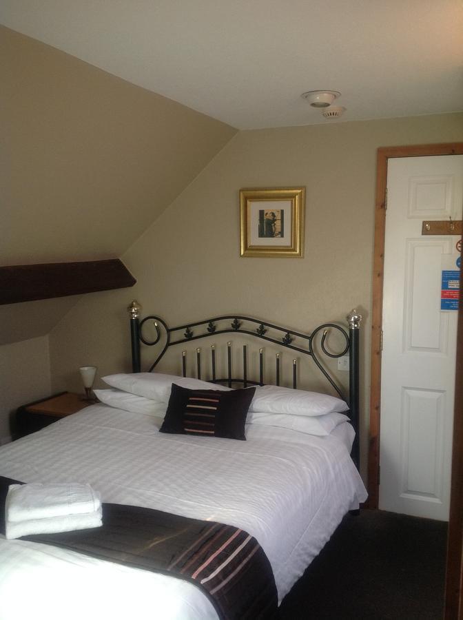 The Hollies Guest House ソリフル エクステリア 写真